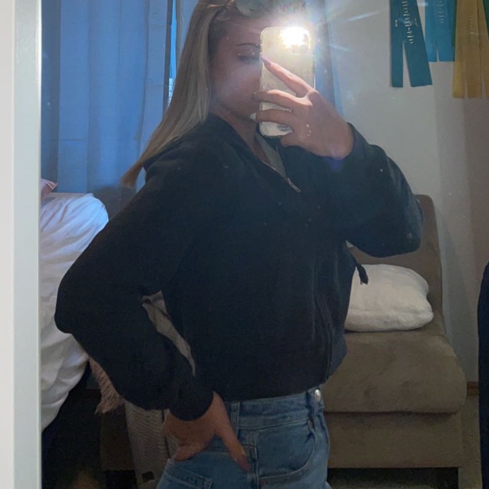 Dark grey pacsun cropped hoodie